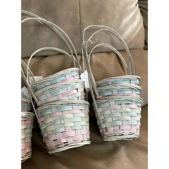 13 Vintage NEW Pastel Small Easter Baskets - Picture 2 of 10